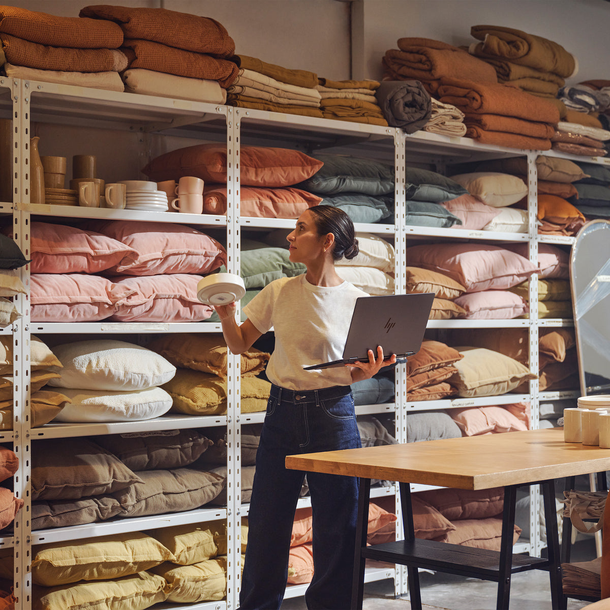 HP OmniBook Ultra Flip 14-fh0006na Copilot+ PC Intel Core Ultra 7 256V Hybrid (2-in-1) 35.6 cm (14") Touchscreen 3K 16 GB LPDDR5x-SDRAM 1 TB SSD Wi-Fi 7 (802.11be) Windows 11 Home Black, Grey